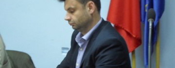 Primarul Ploiestiului declara razboi nesimtitilor care-si lasa masinile aiurea prin oras