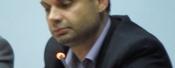 Primarul Adrian Dobre i-a parat pe consilierii Caludia Salceanu si Bogdan Hodorog ca voteaza ”stramb”