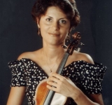 Una dintre cele mai premiate violoniste din Romania va concerta la Filarmonica din Ploiesti
