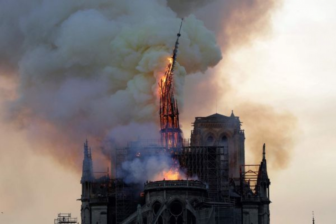 Coincidențe ciudate în legătură cu incendiul de la Catedrala Notre Dame din Paris