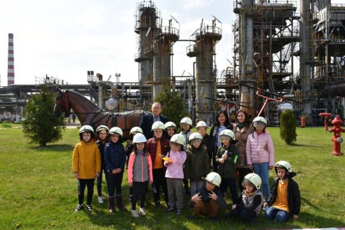Școala altfel la Rafinăria Petrotel Lukoil Ploiești