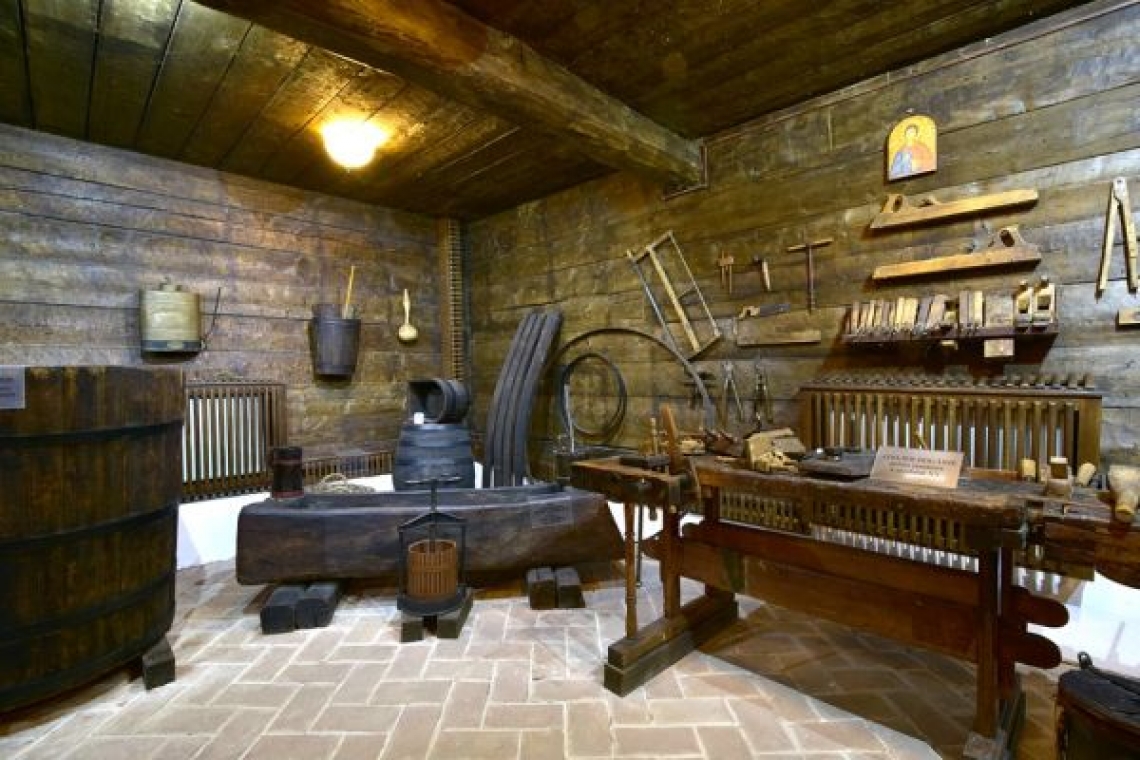 Spectacol pe ”Drumul Vinului” în comuna Valea Călugărească