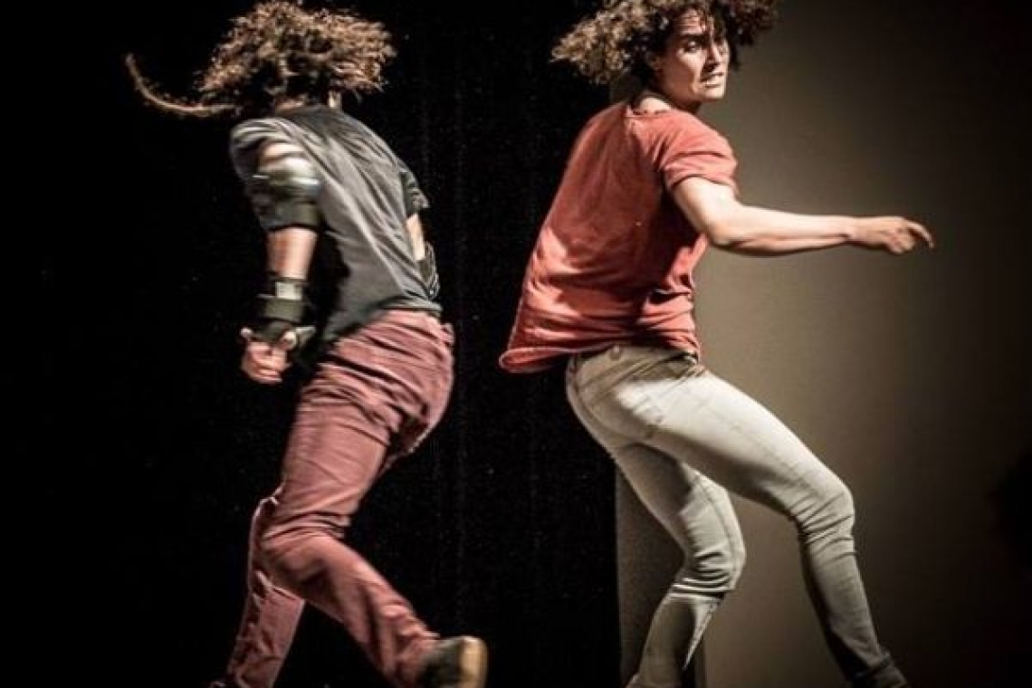 Un show acrobatic inedit în centrul Ploieștiului! Merită să treci pe acolo!