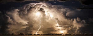 Iar vine potopul în seara asta! E valabil și pentru Prahova!