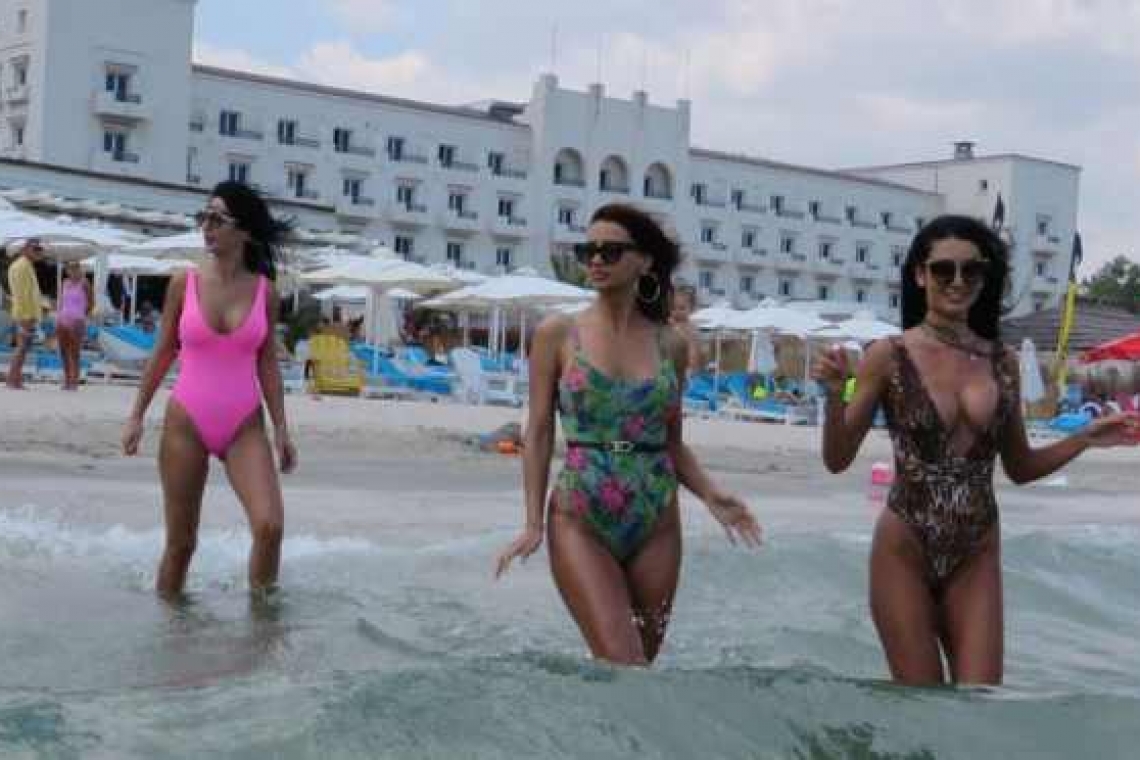 ”Brigada Ploiești” a făcut prăpăd pe plajele din stațiunea Mamaia