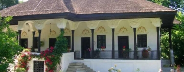 Vernisaj de expoziție de pictură la Muzeul Conacul Bellu din Urlați