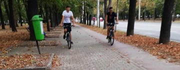Nu le mai ajung pistele de biciclete de pe bulevard!