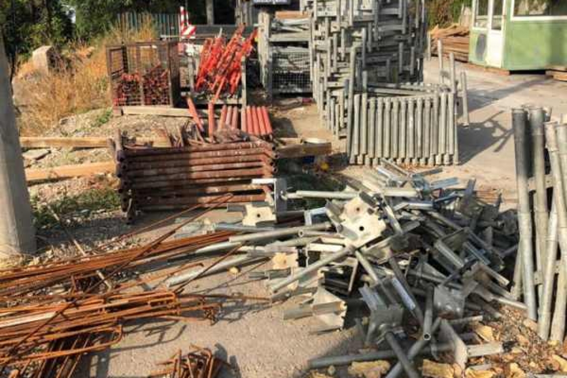 Șantier părăsit la Podul de Lemn de la Gara de Sud