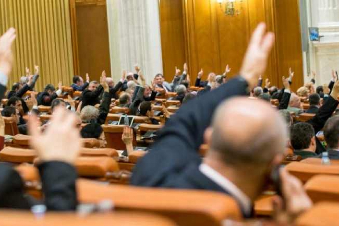 Parlamentarii PSD și Pro România care au votat Guvernul Orban