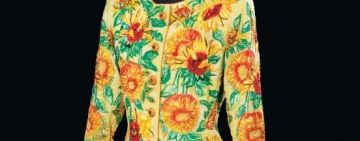 Un sacou de damă Yves Saint Laurent a fost cumpărat la licitație cu 382.000 de euro