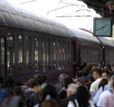 Mizerie cumplită în gările din județul Prahova