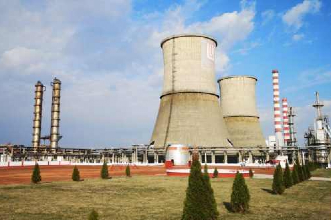 Rafinăria Petrotel Lukoil va monta în Ploiești trei stații de monitorizare a calității aerului