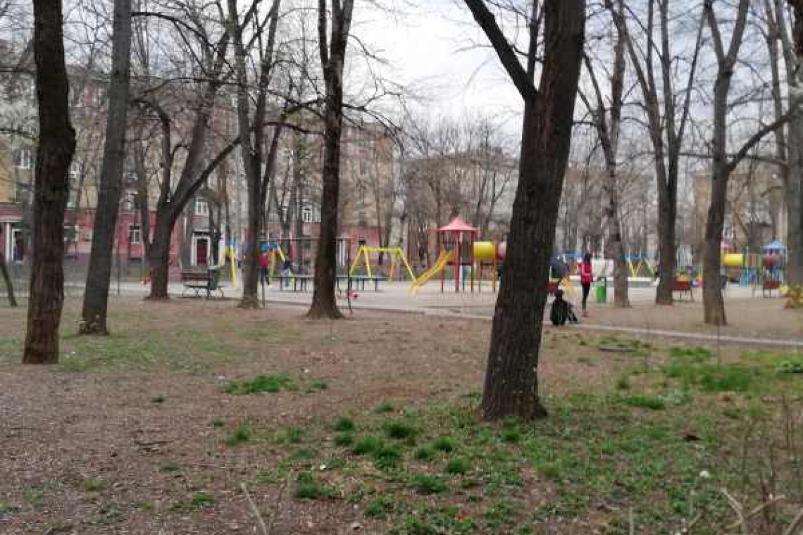 Parcul din Mihai Eminescu este aproape plin la această oră