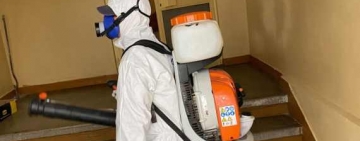 Aveți grijă pe scările de blocuri! A început dezinfecția!