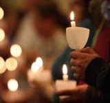 Se vor călca în picioare ca la pupat moaște! S-a dat drumul la biserică de Paște!