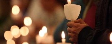 Se vor călca în picioare ca la pupat moaște! S-a dat drumul la biserică de Paște!