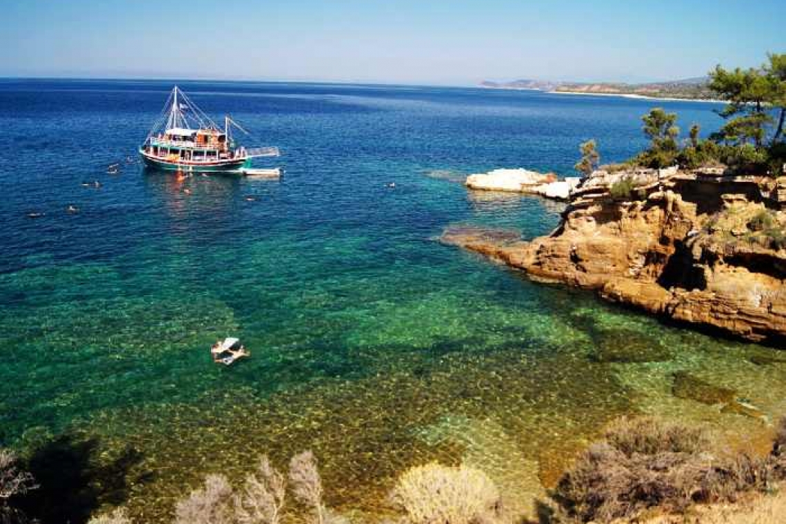 Grecia a introdus obligații suplimentare pentru turiști! Ești obligat să faci asta!