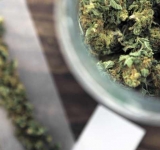 Un candidat PNL pentru funcția de primar a fost reținut pentru trafic de droguri