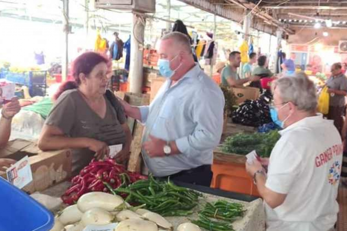 Condiții improprii desfășurării unui comerț civilizat pe platoul Halelor Centrale din Ploiești