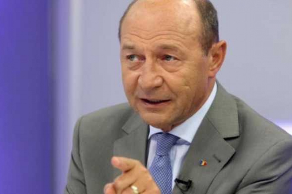 Traian Băsescu: ”Voiculescu nu poate decât să îmbălsămeze sistemul de sănătate din România