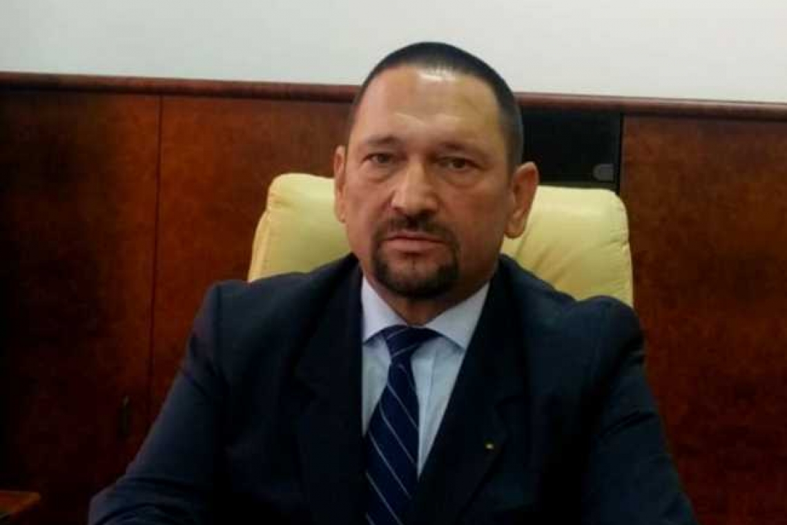 L-au aruncat din barcă pe omul băgat de PNL! Nu se poate!