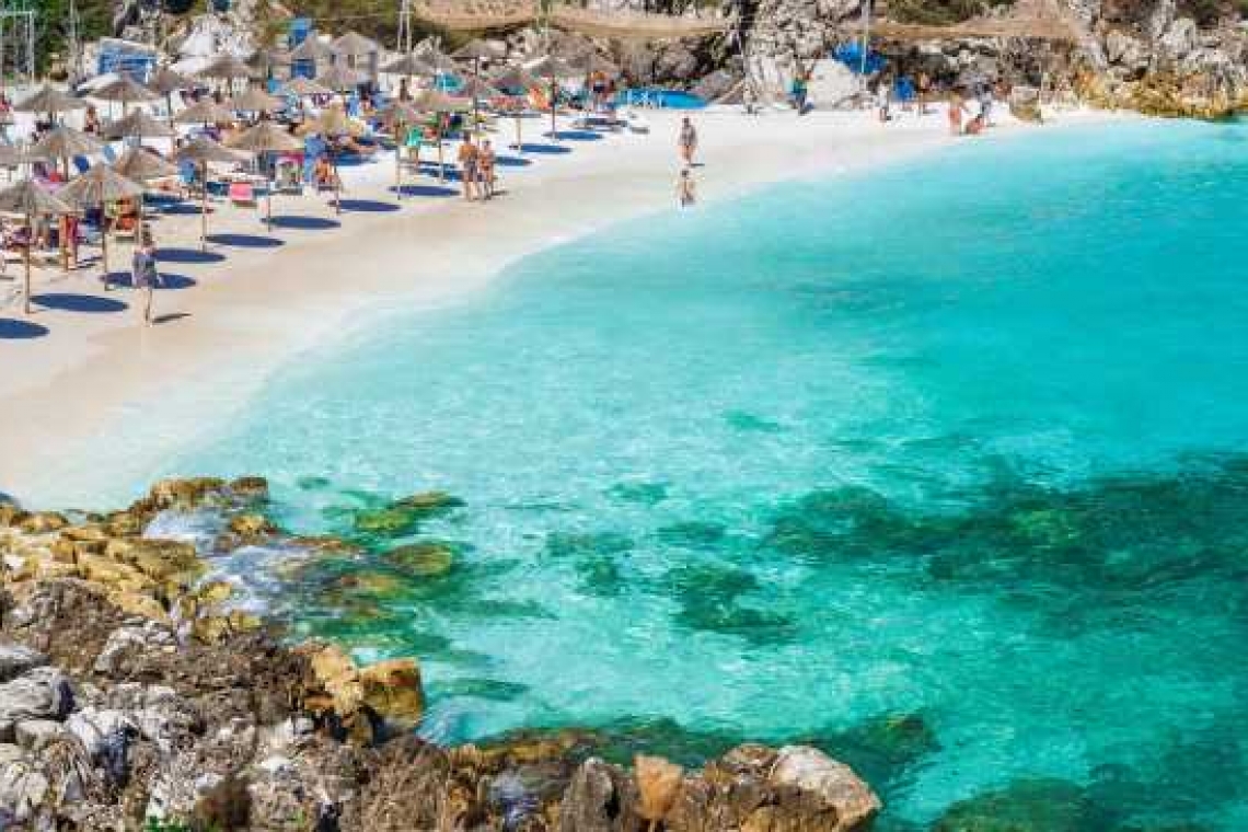 Ce condiții trebuie să îndeplinești ca să poți merge în concediu în Grecia?