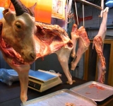 Piețele prahovene, luate la controlat de inspectorii DSVSA înainte de Paște