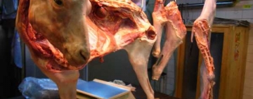 Piețele prahovene, luate la controlat de inspectorii DSVSA înainte de Paște