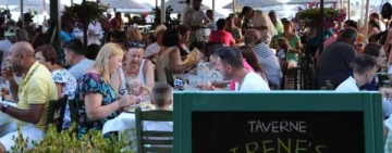 În Grecia se deschide sezonul turistic pe 15 mai