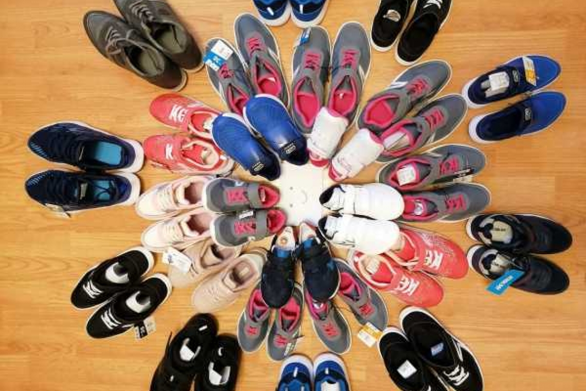 Peste 100 de copii vor avea încălțări noi de Paște grație campaniei susținute de Rafinăria Petrotel Lukoil Ploiești