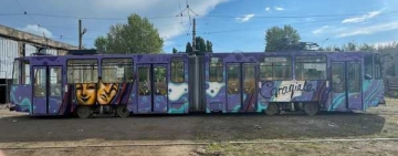 Street art pe tramvaiele care circulă prin Ploiești! MEBS se ocupă de asta!
