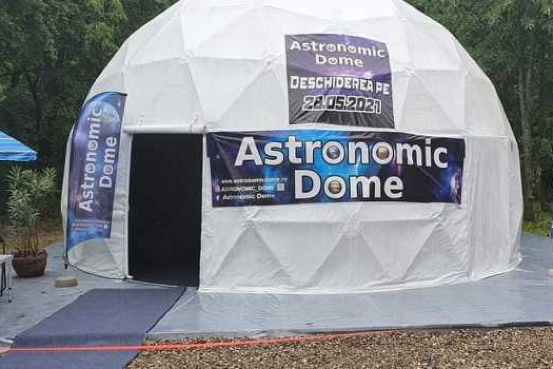 Singurul român care a zburat în cosmos a fost astăzi în Parcul Bucov unde a fost inaugurat un planetariu