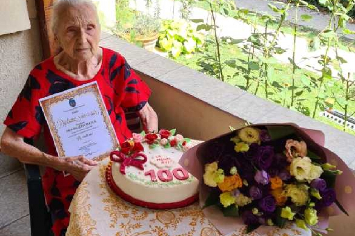 Primăria Ploiești o felicită pe doamna Brătilă Profira Sofia la împlinirea venerabilei vârste de 100 de ani