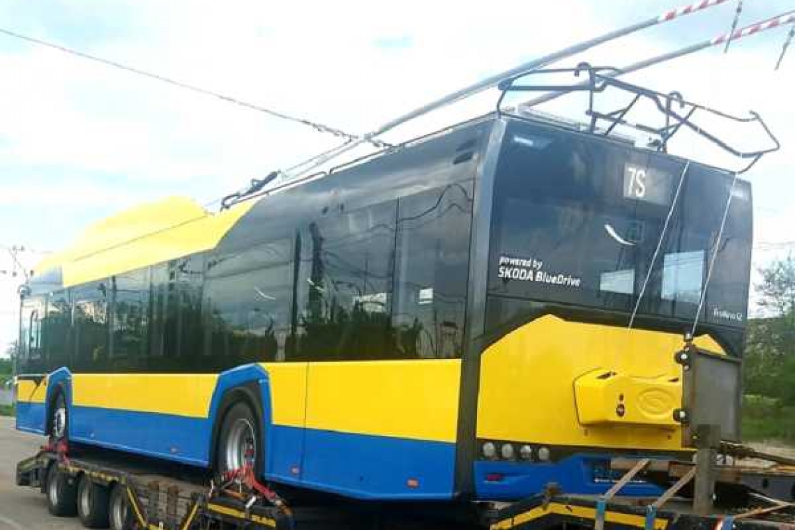 Au mai sosit trei troleibuze noi la Ploiești